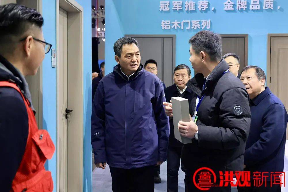 李紅軍巡看2025（江西）裝飾建材暨全屋定制博覽會、南昌云芽動漫嘉年華2.0:裝飾建材