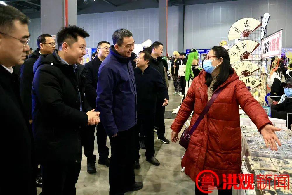 李紅軍巡看2025中國(guó)（江西）裝飾建材暨全屋定制博覽會(huì)、南昌云芽動(dòng)漫嘉年華2.0:裝飾建材
