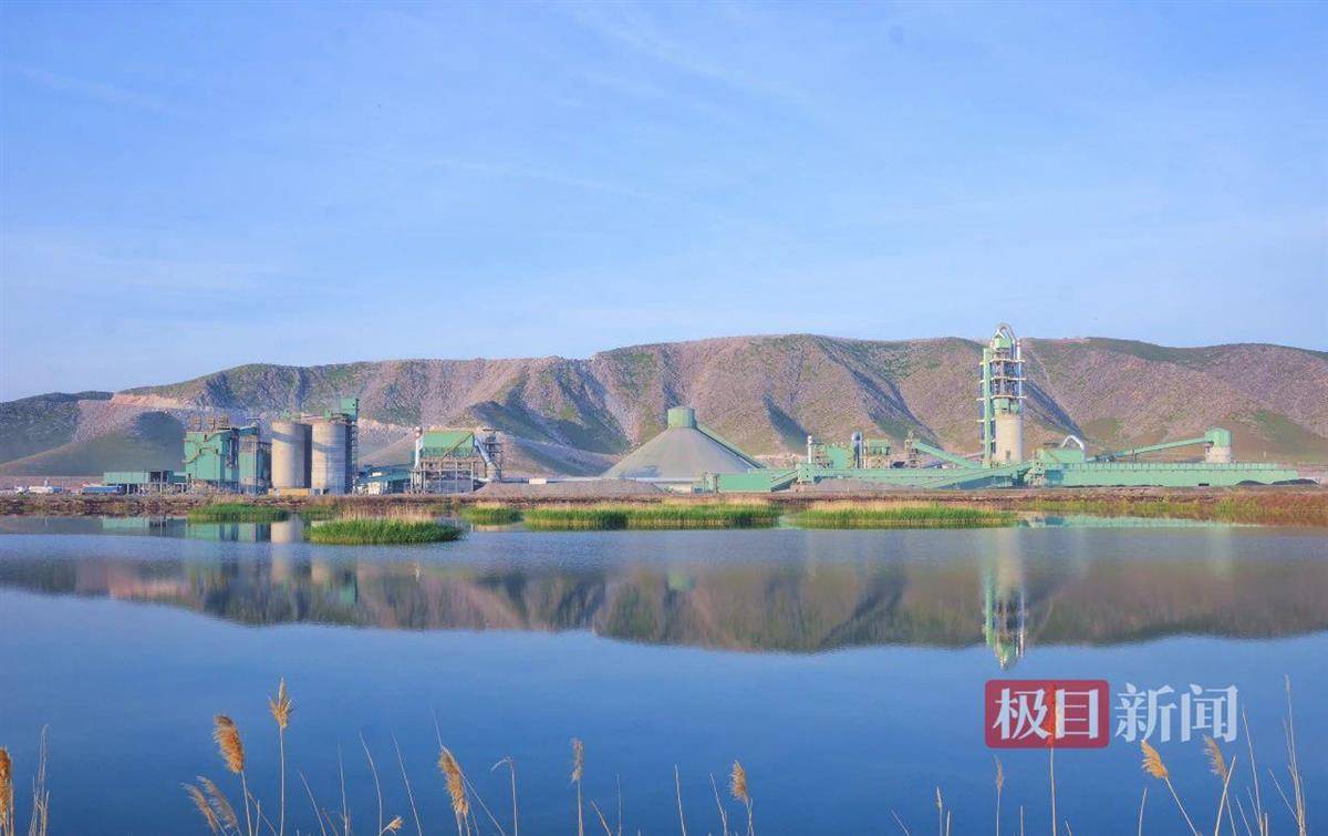 華新吉扎克公司榮獲烏茲別克斯坦建材行業(yè)最高榮譽(yù):建材公司